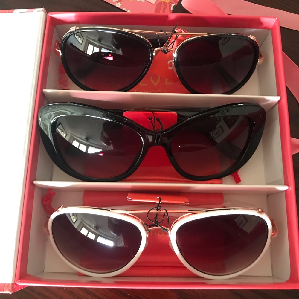 Velvet Eyewear “Velvet” Style Box